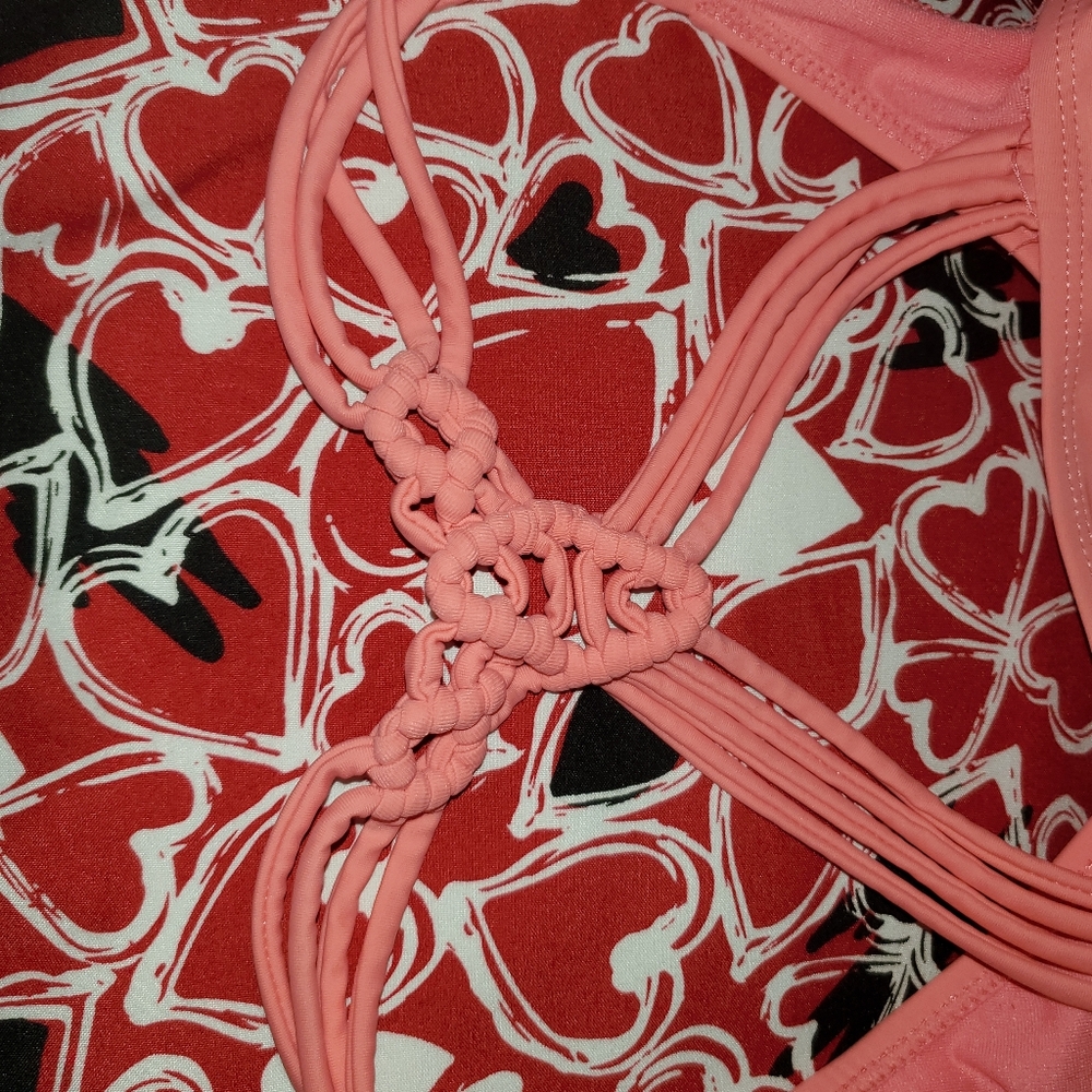 Marilyn Monroe Elegant Back Coral Bikini Top - Picture 3 of 5
